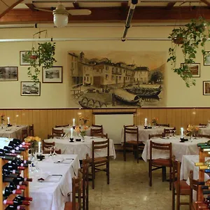 Vecchia Hotel